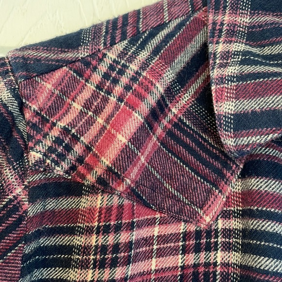 Ariat Women Size XS Pink and Blue Plaid Shirt - Picture 4 of 10